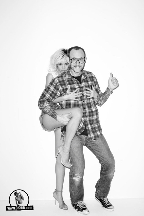 Rihanna x Terry Richardson ( poses with leg on Terry )